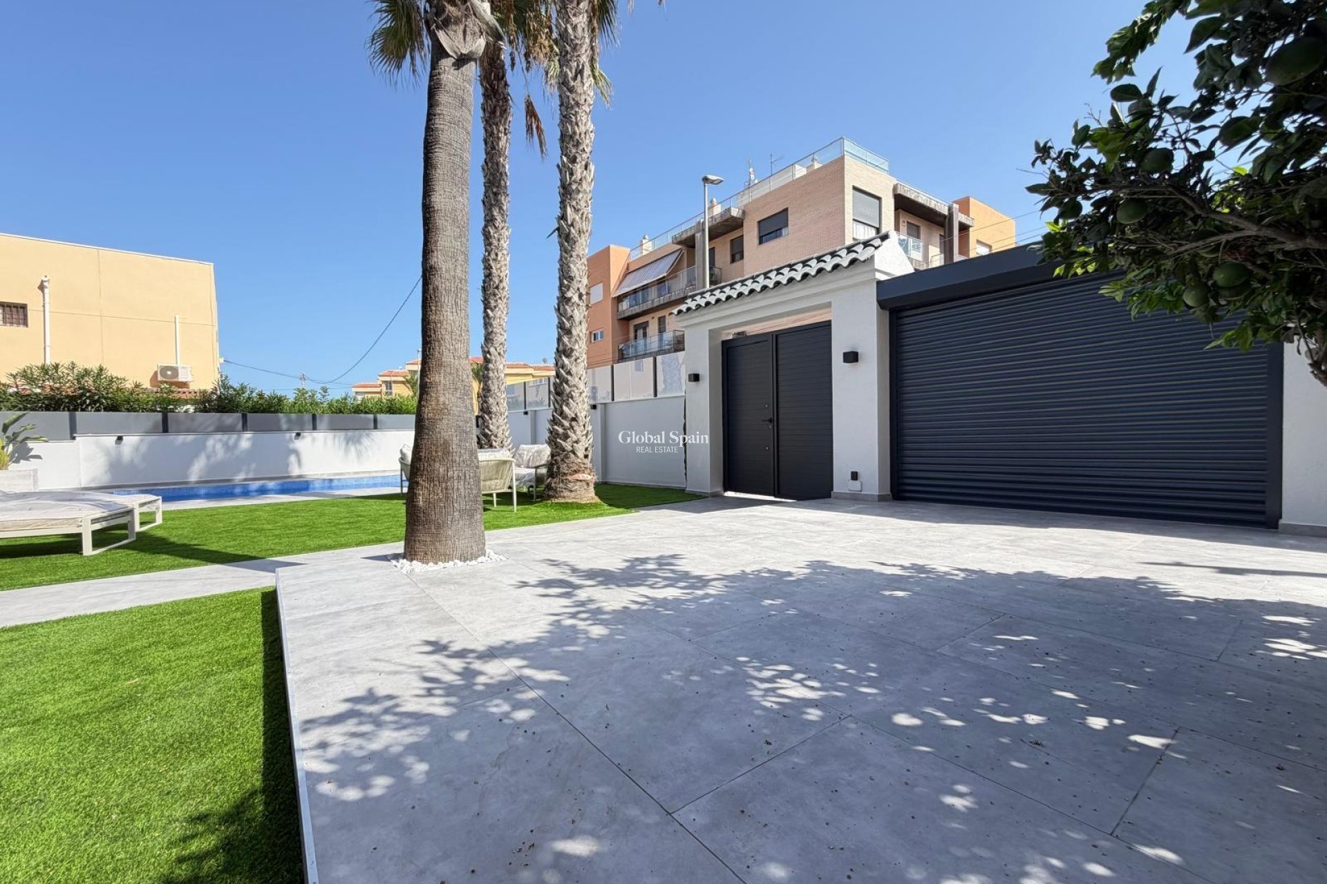 Wiederverkauf - VILLA -
TORREVIEJA - Punta Prima