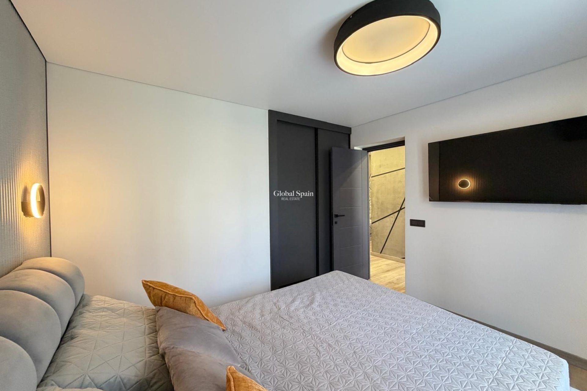 Wiederverkauf - VILLA -
TORREVIEJA - Punta Prima