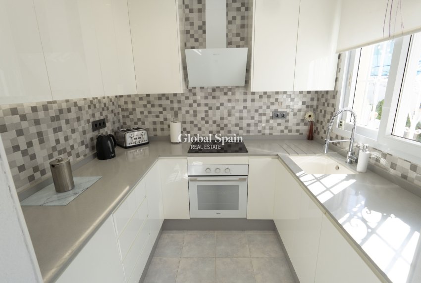 Wiederverkauf - Villa -
TORREVIEJA - San Luis