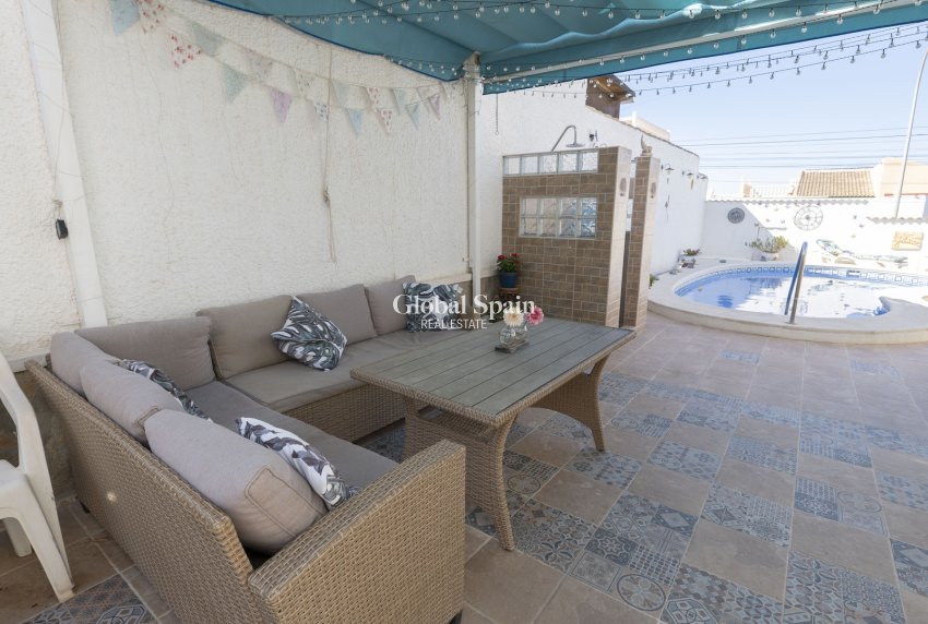 Wiederverkauf - Villa -
TORREVIEJA - San Luis