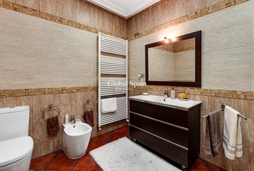 Wiederverkauf - VILLA -
TORREVIEJA - San Luis