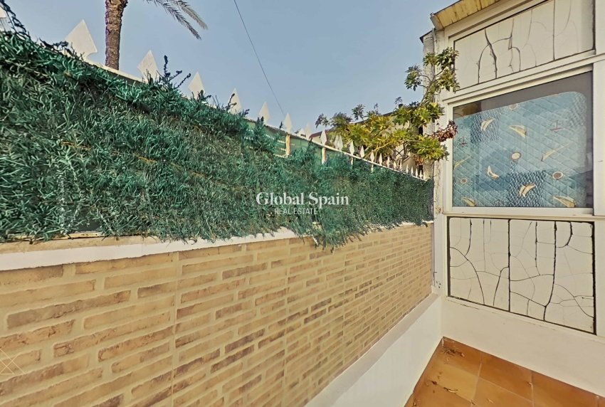 Wiederverkauf - VILLA -
TORREVIEJA - San Luis