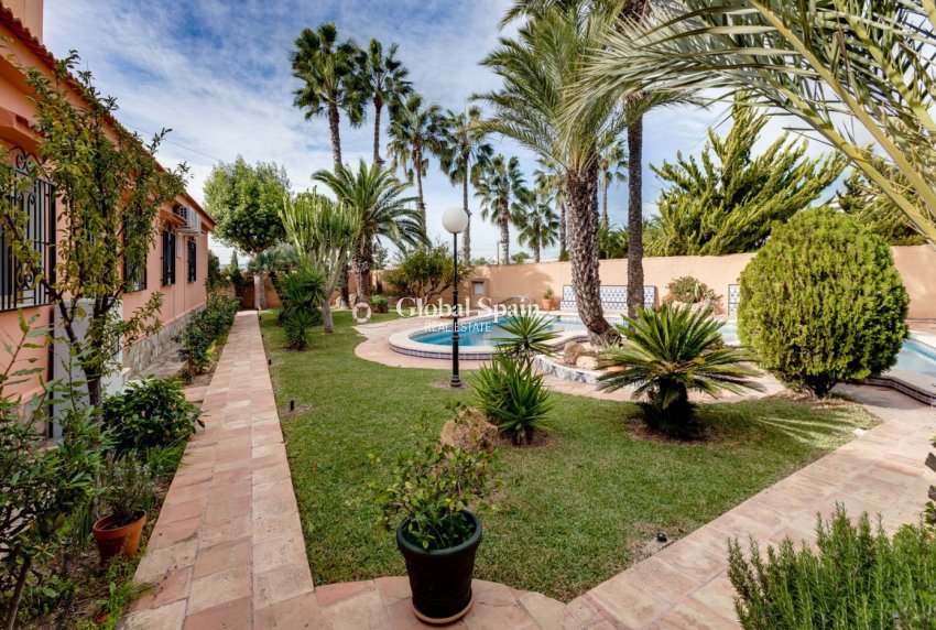 Wiederverkauf - VILLA -
TORREVIEJA - San Luis