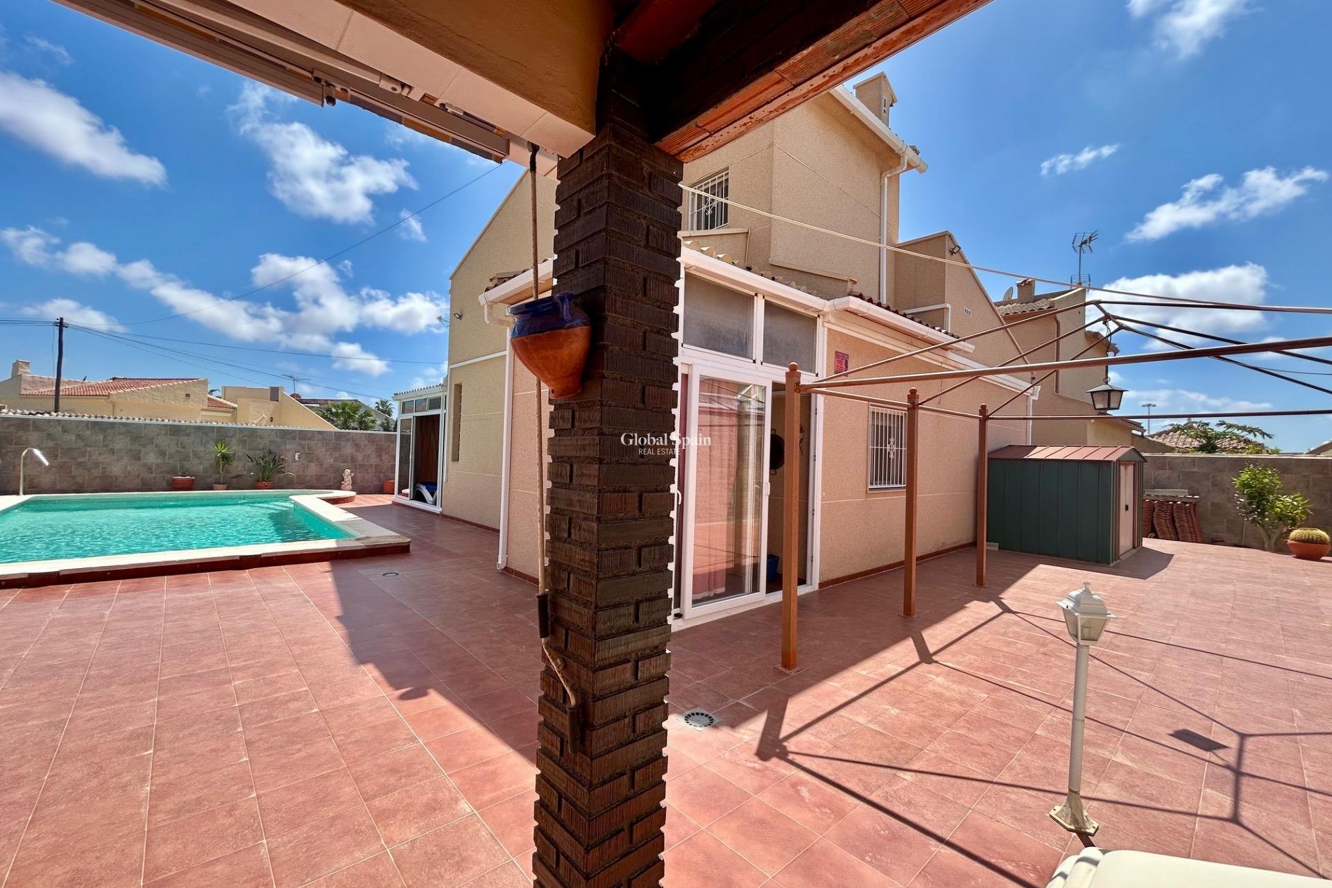Wiederverkauf - VILLA -
TORREVIEJA - San Luis