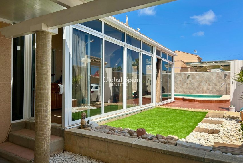 Wiederverkauf - VILLA -
TORREVIEJA - San Luis