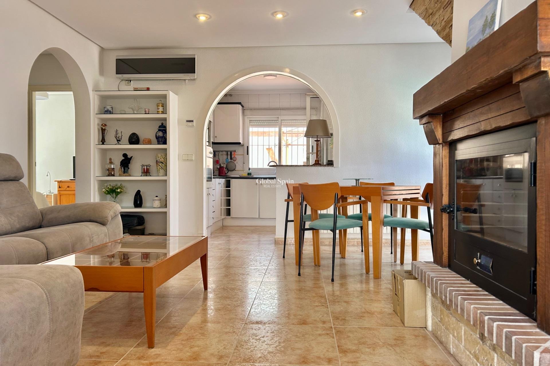 Wiederverkauf - VILLA -
TORREVIEJA - San Luis