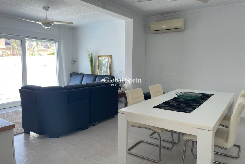 Wiederverkauf - Villa -
TORREVIEJA - San Luis