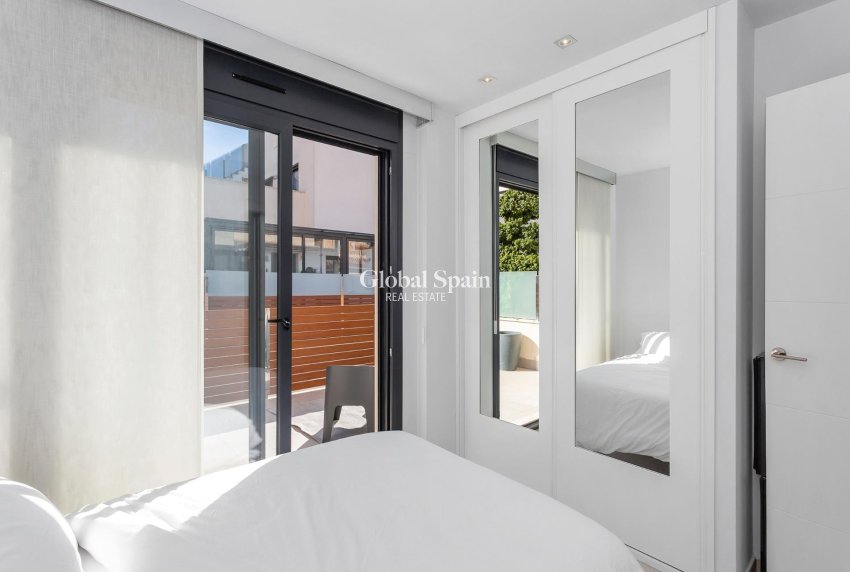 Wiederverkauf - Villa -
TORREVIEJA - Sector 25