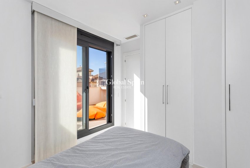 Wiederverkauf - Villa -
TORREVIEJA - Sector 25