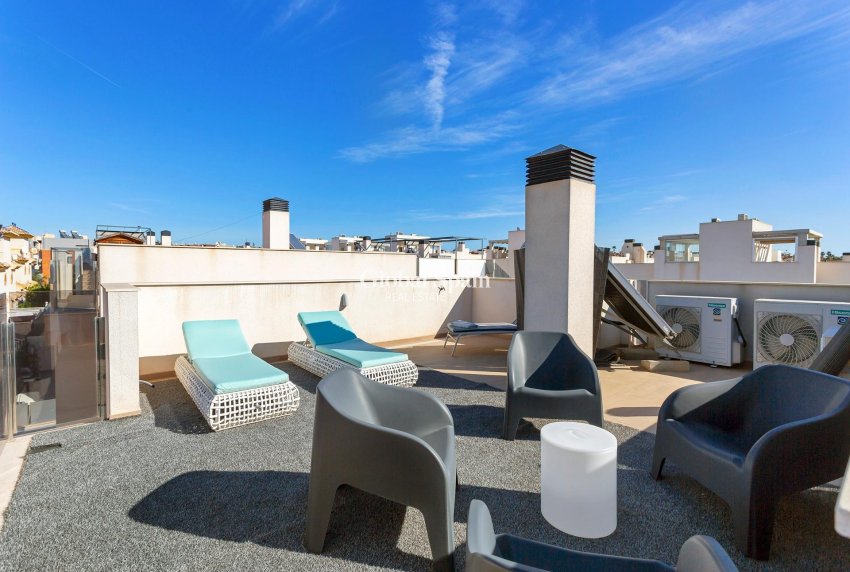 Wiederverkauf - Villa -
TORREVIEJA - Sector 25