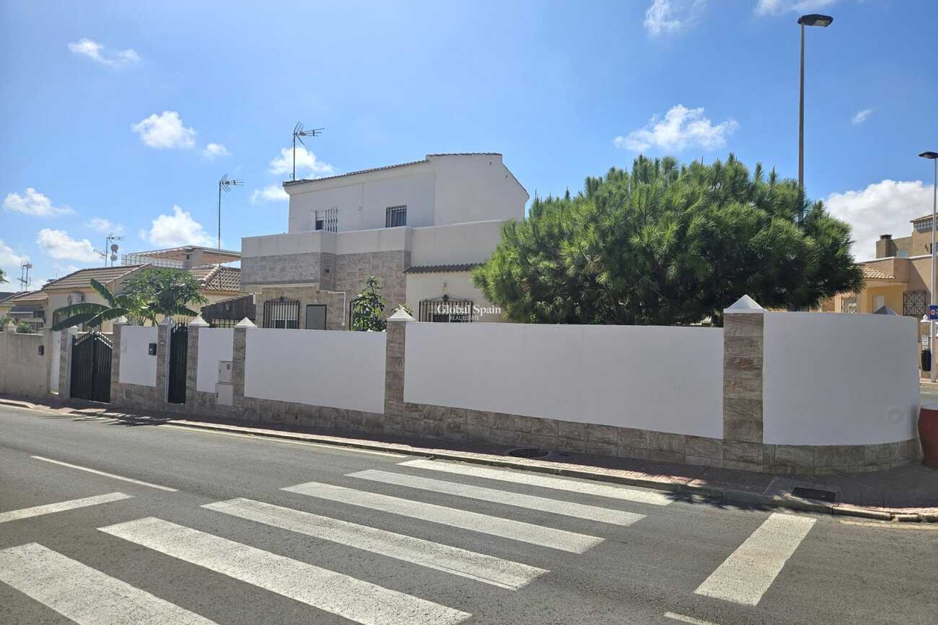 Wiederverkauf - VILLA -
TORREVIEJA - Torre del Moro