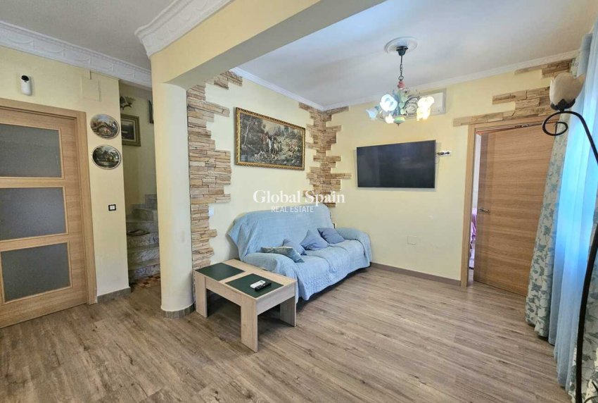 Wiederverkauf - VILLA -
TORREVIEJA - Torre del Moro