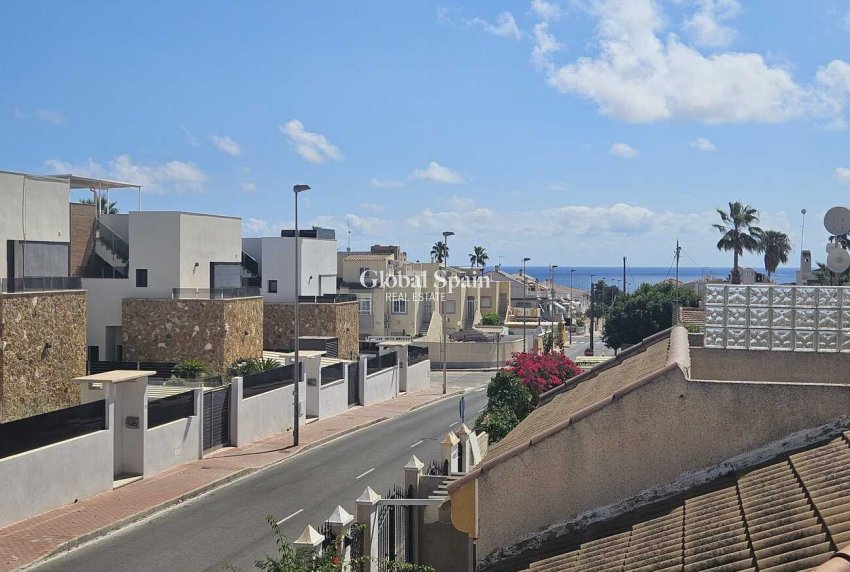 Wiederverkauf - VILLA -
TORREVIEJA - Torre del Moro