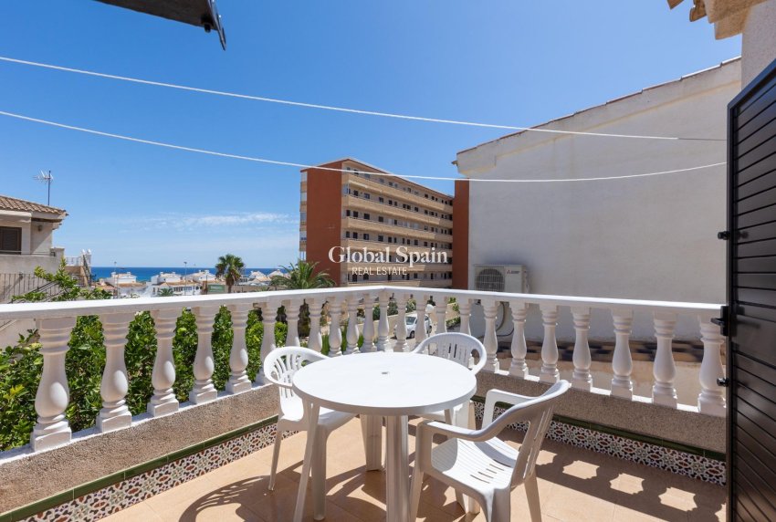 Wiederverkauf - VILLA -
TORREVIEJA - Torreblanca