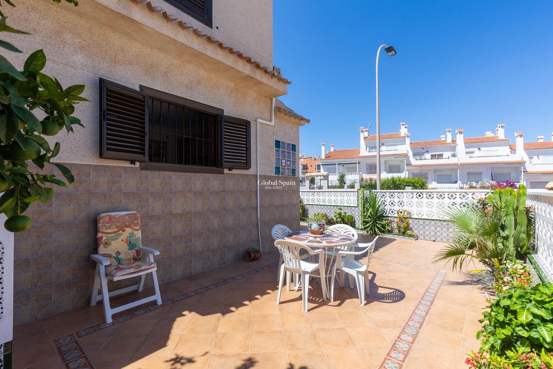 Wiederverkauf - VILLA -
TORREVIEJA - Torreblanca