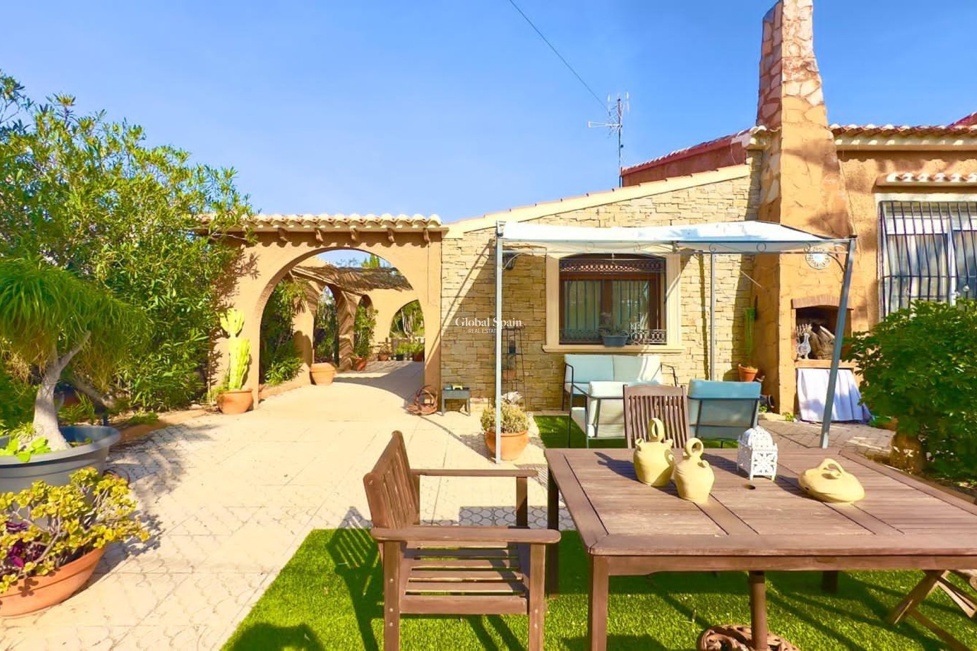 Wiederverkauf - VILLA -
TORREVIEJA - Torreblanca