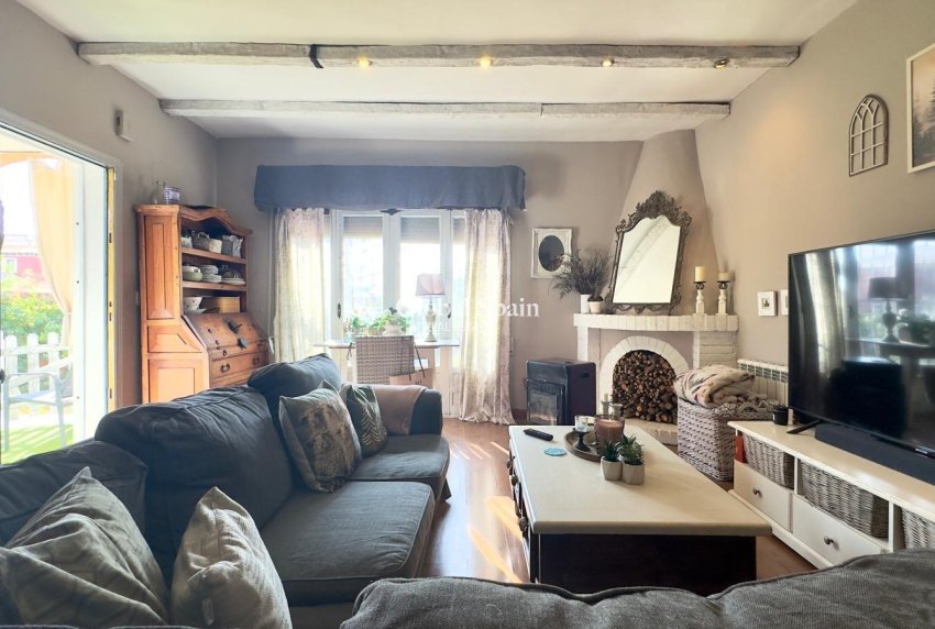 Wiederverkauf - VILLA -
TORREVIEJA - Torreblanca