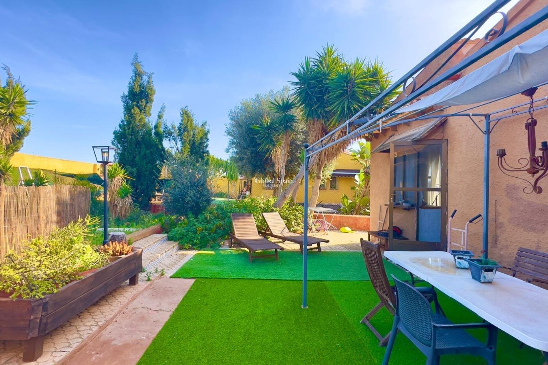 Wiederverkauf - VILLA -
TORREVIEJA - Torreblanca