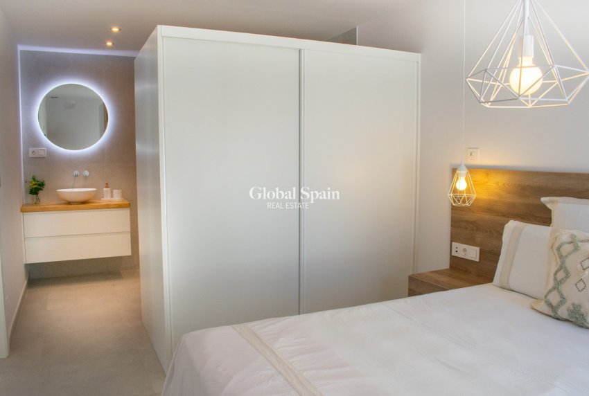 Wiederverkauf - VILLA -
TORREVIEJA - Torreta Florida