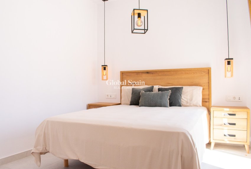 Wiederverkauf - VILLA -
TORREVIEJA - Torreta Florida