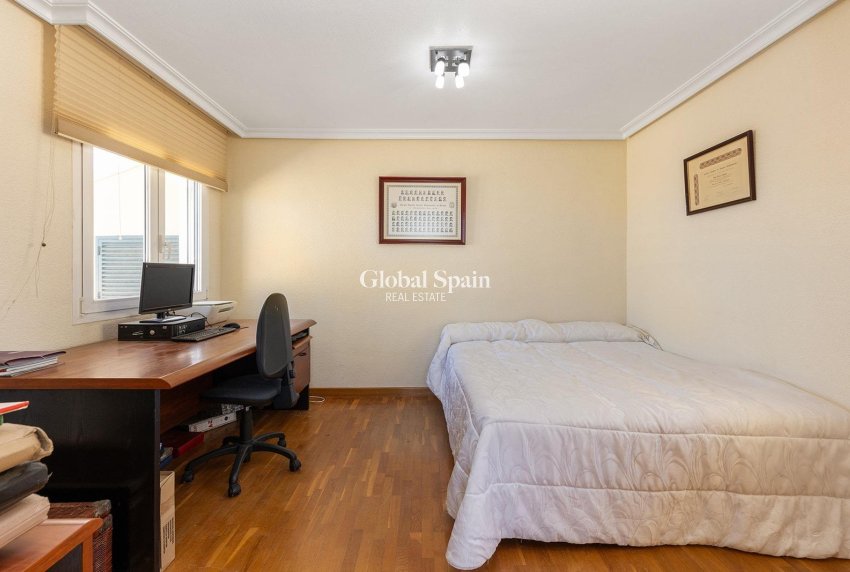 Wiederverkauf - Villa -
TORREVIEJA - Torreta florida