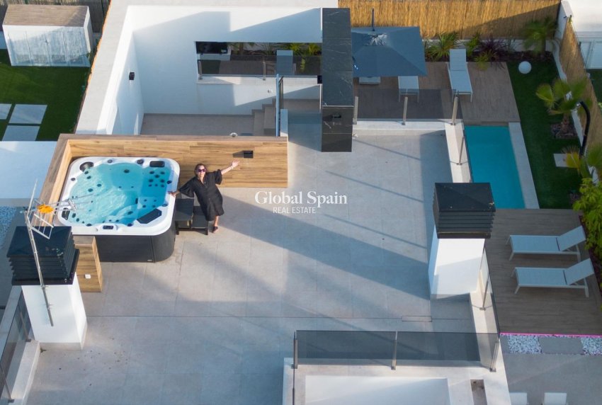 Wiederverkauf - VILLA -
TORREVIEJA - Torreta Florida