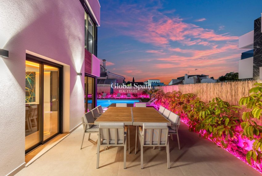 Wiederverkauf - VILLA -
TORREVIEJA - Torreta Florida