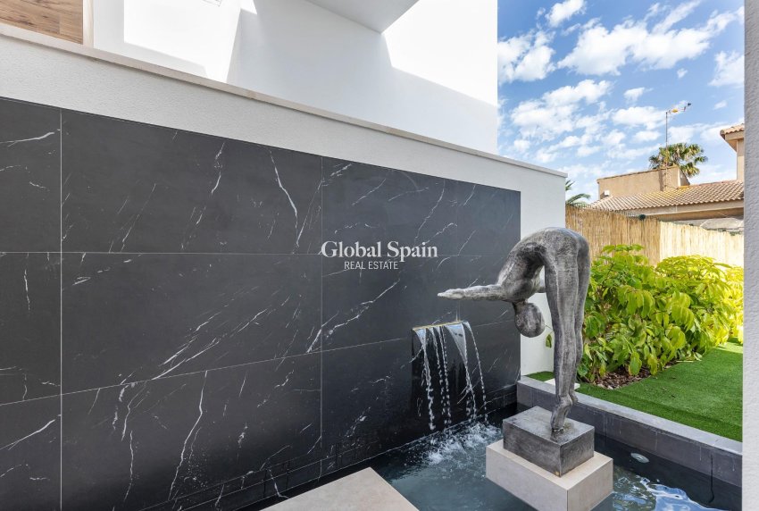 Wiederverkauf - VILLA -
TORREVIEJA - Torreta Florida