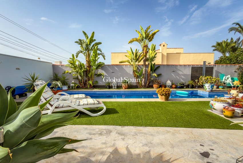 Wiederverkauf - VILLA -
TORREVIEJA - Torreta - Florida