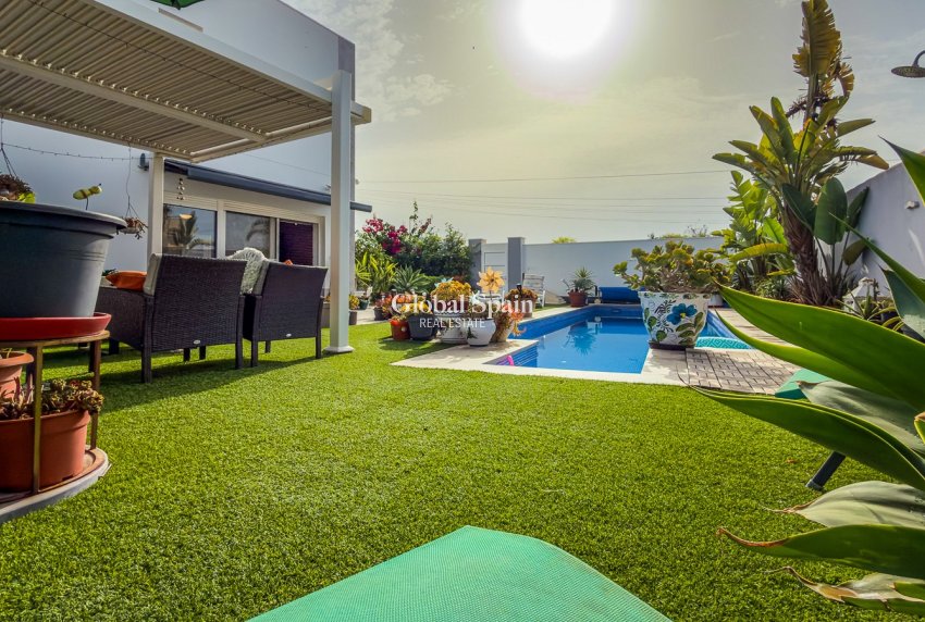 Wiederverkauf - VILLA -
TORREVIEJA - Torreta - Florida