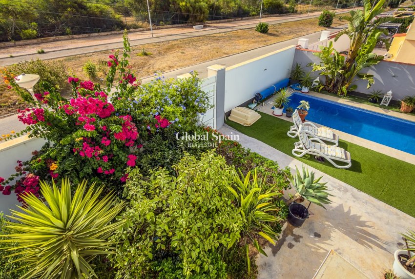 Wiederverkauf - VILLA -
TORREVIEJA - Torreta - Florida