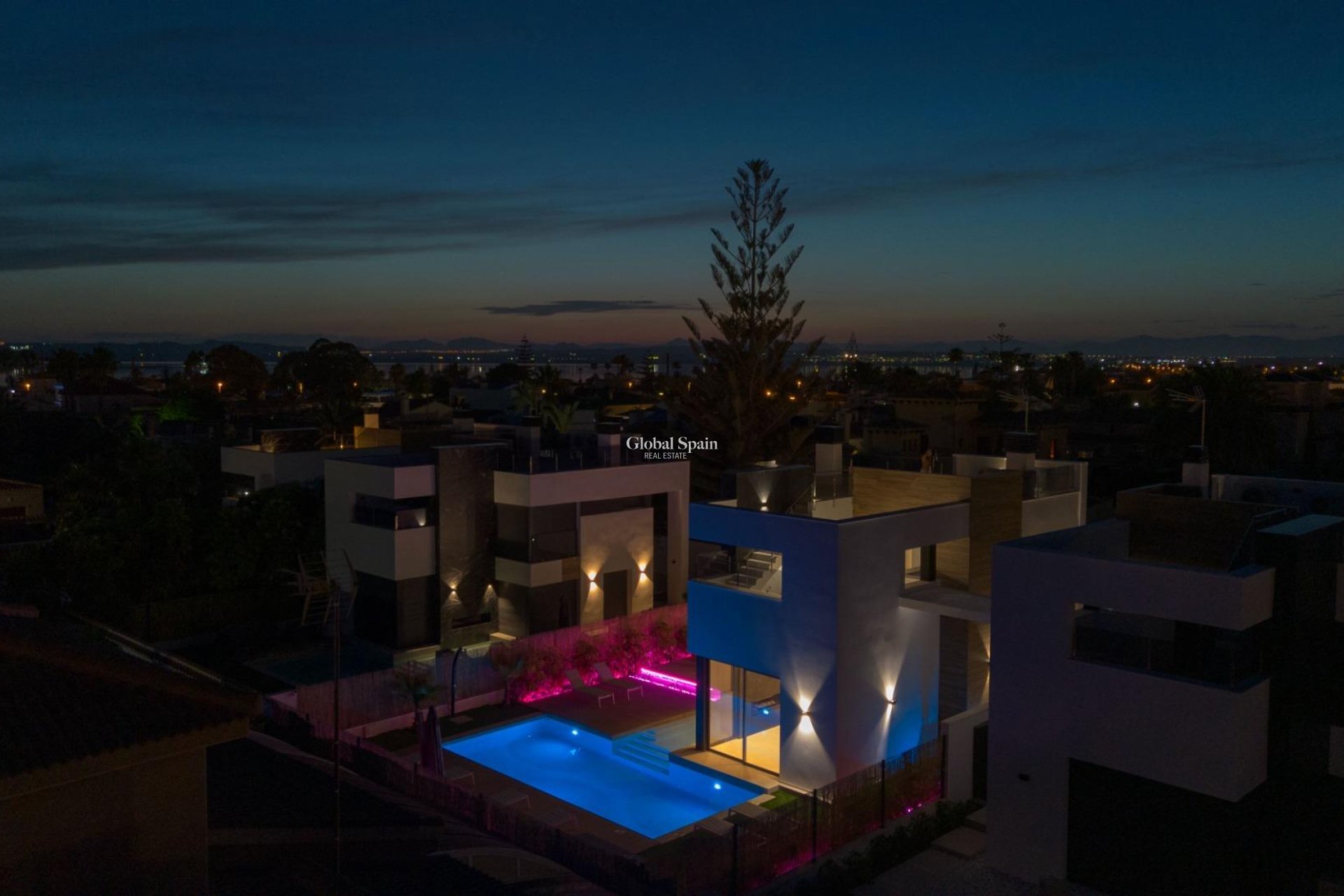 Wiederverkauf - VILLA -
TORREVIEJA - Torreta Florida
