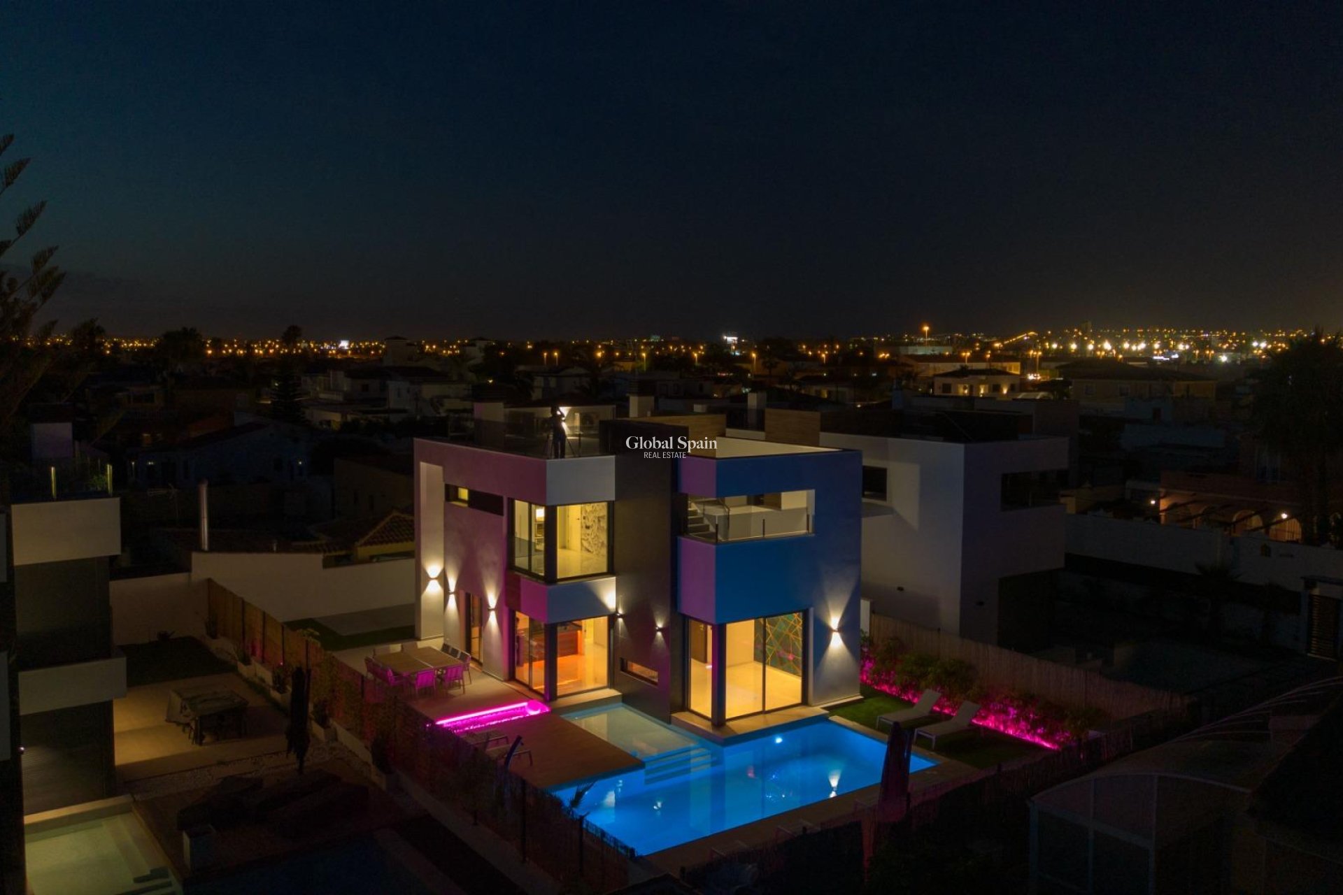 Wiederverkauf - VILLA -
TORREVIEJA - Torreta Florida
