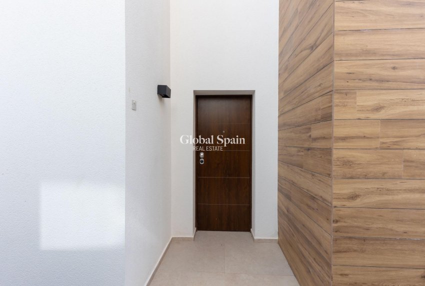 Wiederverkauf - VILLA -
TORREVIEJA - Torreta Florida