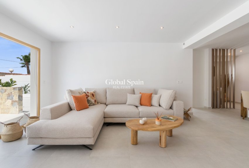 Wiederverkauf - Villa -
TORREVIEJA - Torreta Florida