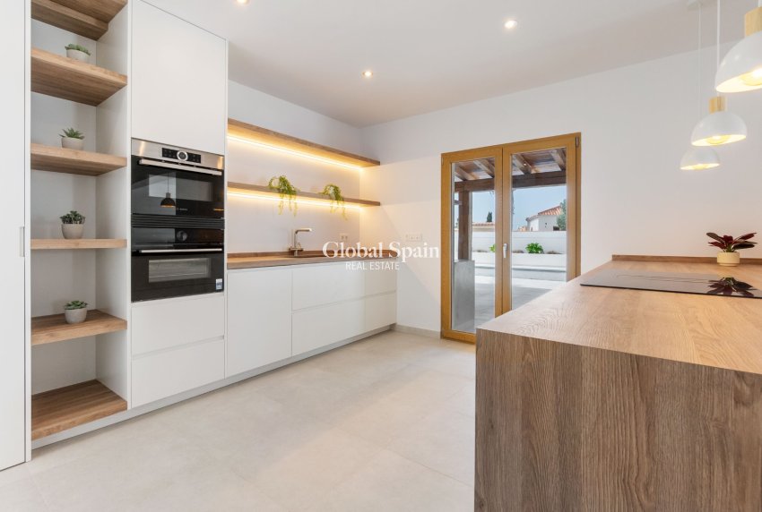 Wiederverkauf - Villa -
TORREVIEJA - Torreta Florida