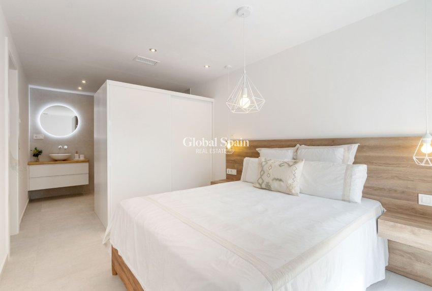 Wiederverkauf - Villa -
TORREVIEJA - Torreta Florida