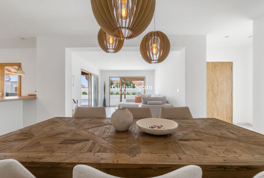 Wiederverkauf - Villa -
TORREVIEJA - Torreta Florida