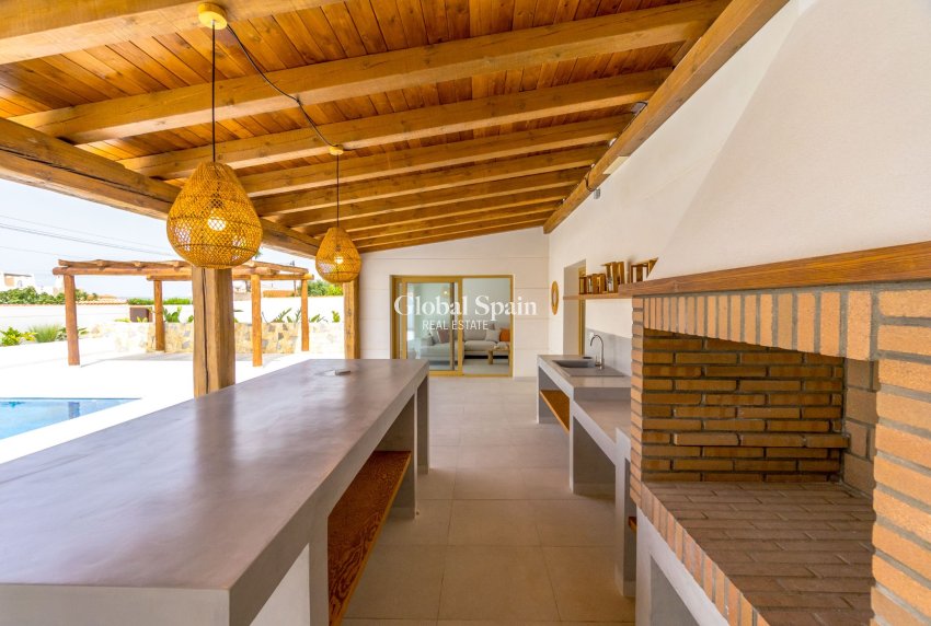 Wiederverkauf - Villa -
TORREVIEJA - Torreta Florida