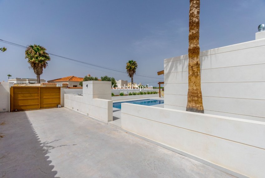 Wiederverkauf - Villa -
TORREVIEJA - Torreta Florida