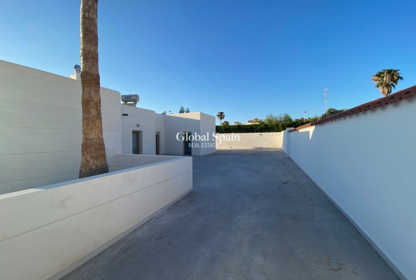 Wiederverkauf - Villa -
TORREVIEJA - Torreta Florida