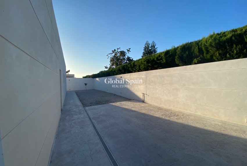 Wiederverkauf - Villa -
TORREVIEJA - Torreta Florida