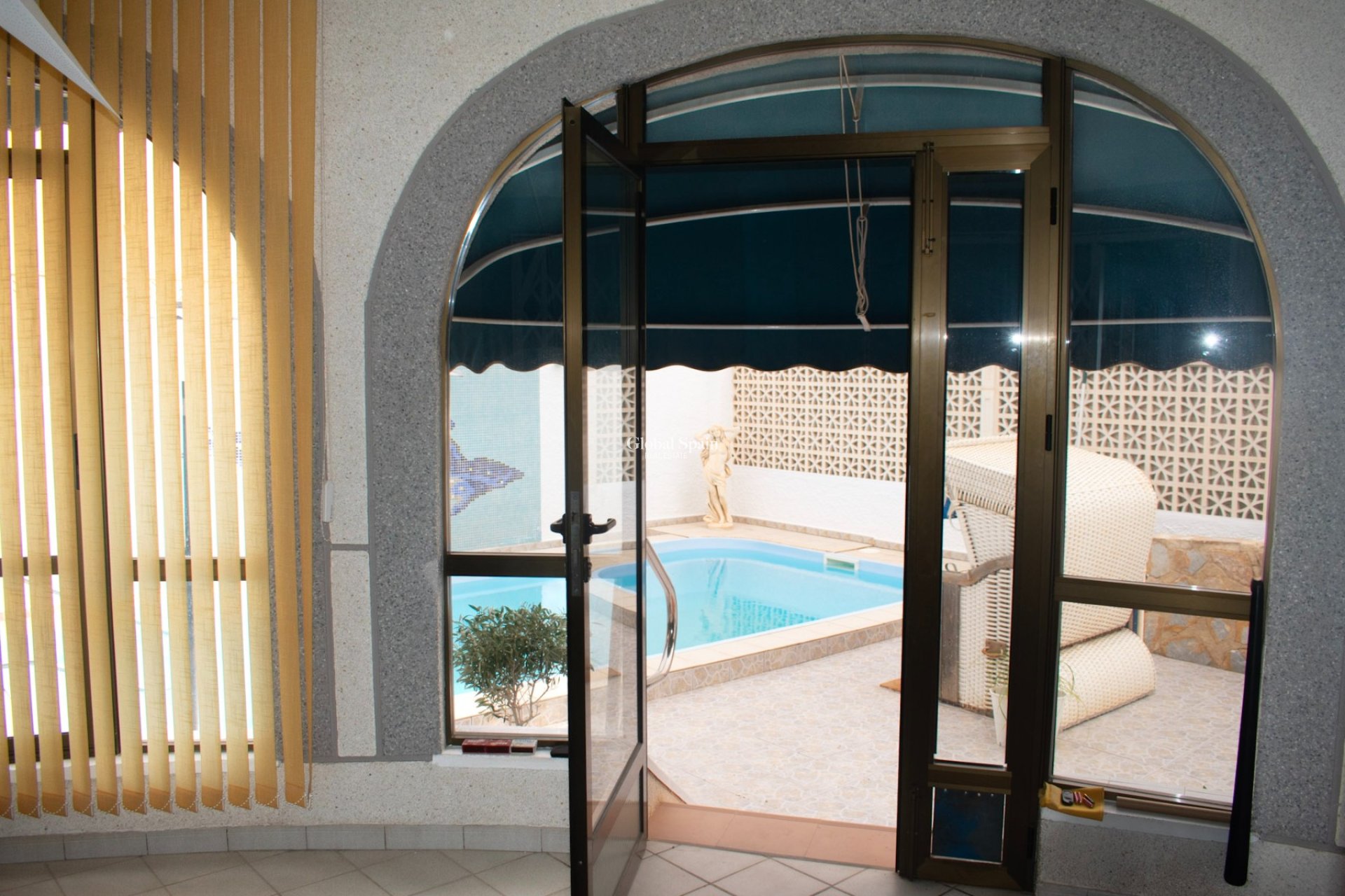 Wiederverkauf - VILLA -
TORREVIEJA - Torrevieja