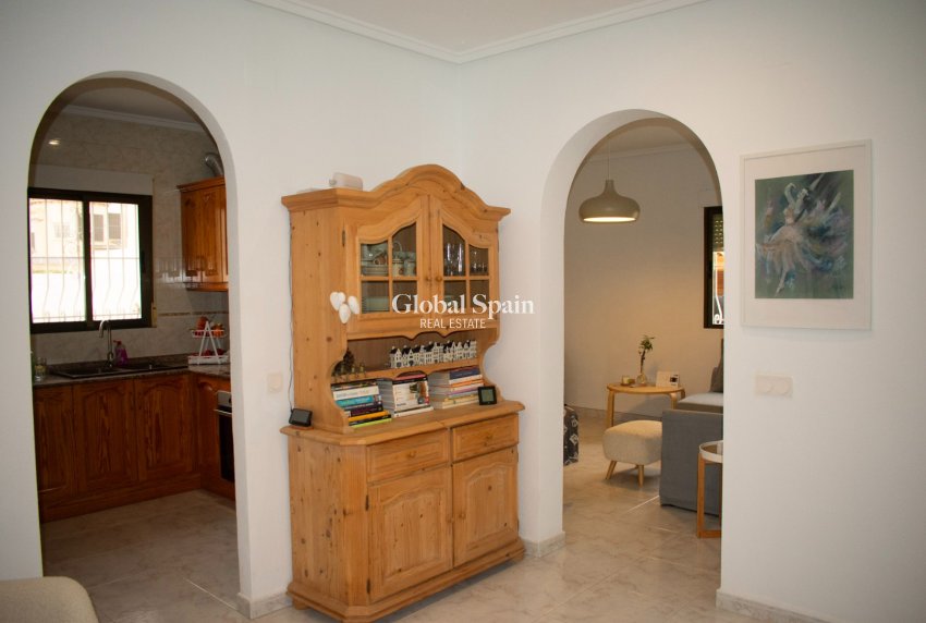 Wiederverkauf - VILLA -
TORREVIEJA - Torrevieja