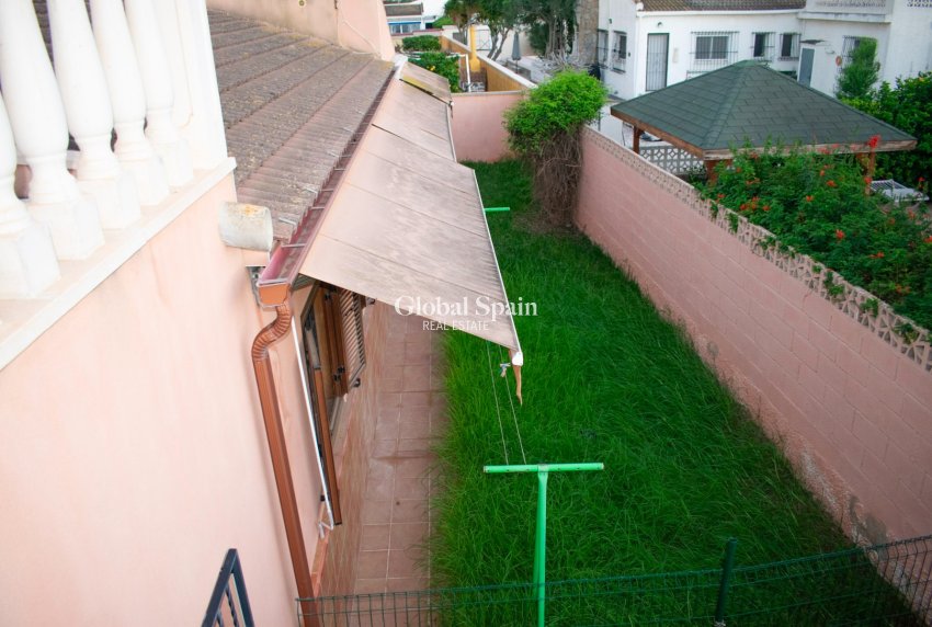 Wiederverkauf - VILLA -
TORREVIEJA - Torrevieja