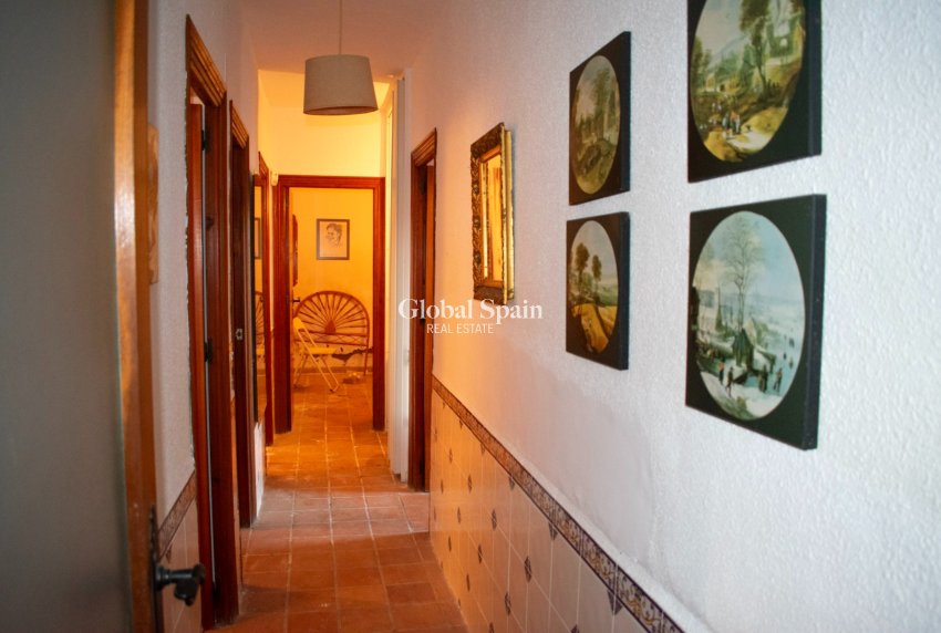 Wiederverkauf - VILLA -
TORREVIEJA - Torrevieja