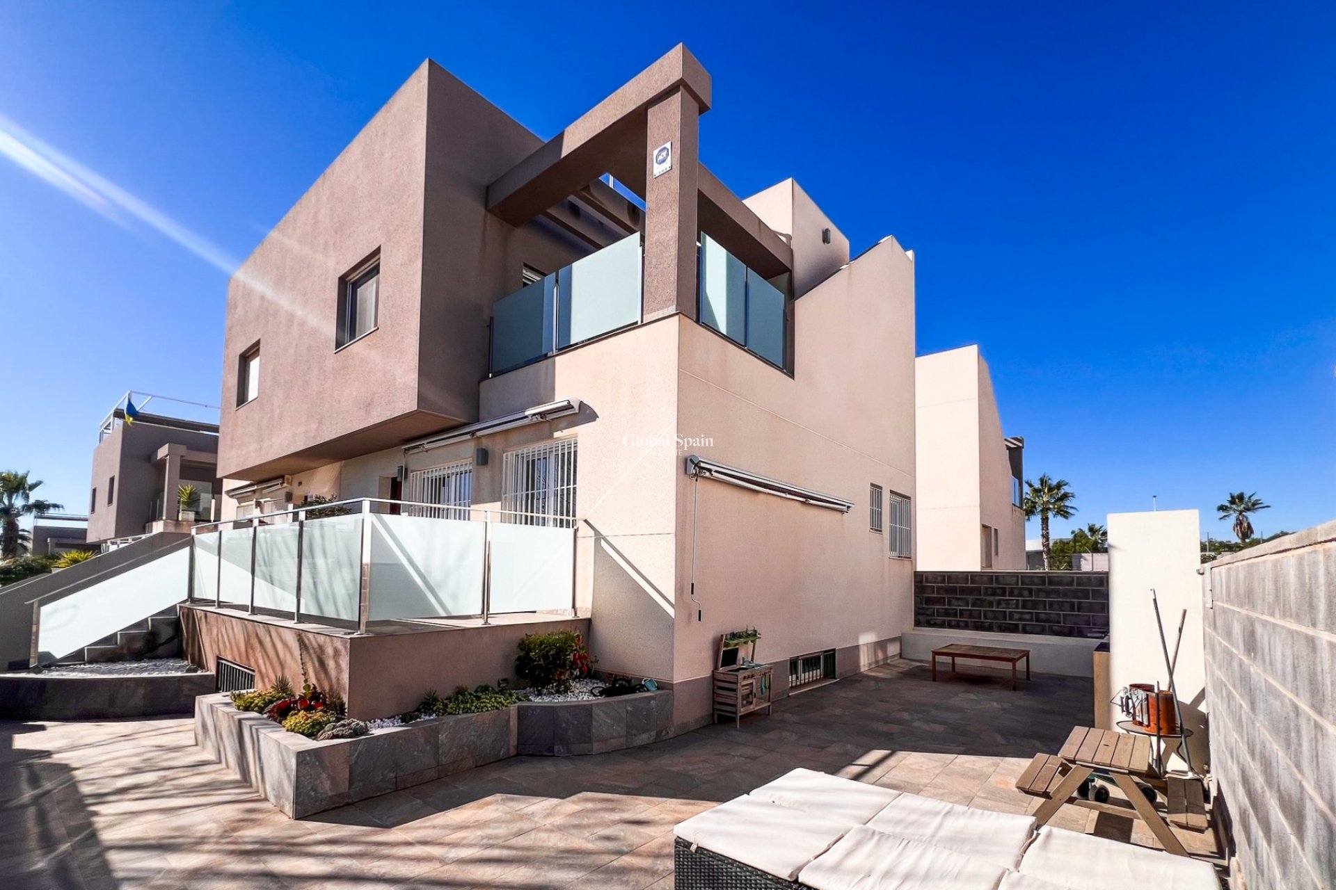 Wiederverkauf - VILLA -
TORREVIEJA - Torrevieja