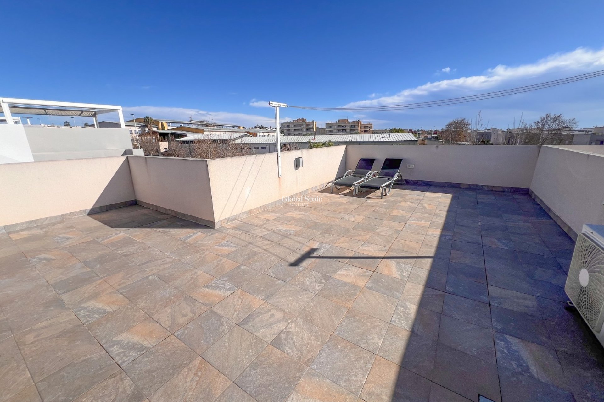 Wiederverkauf - VILLA -
TORREVIEJA - Torrevieja