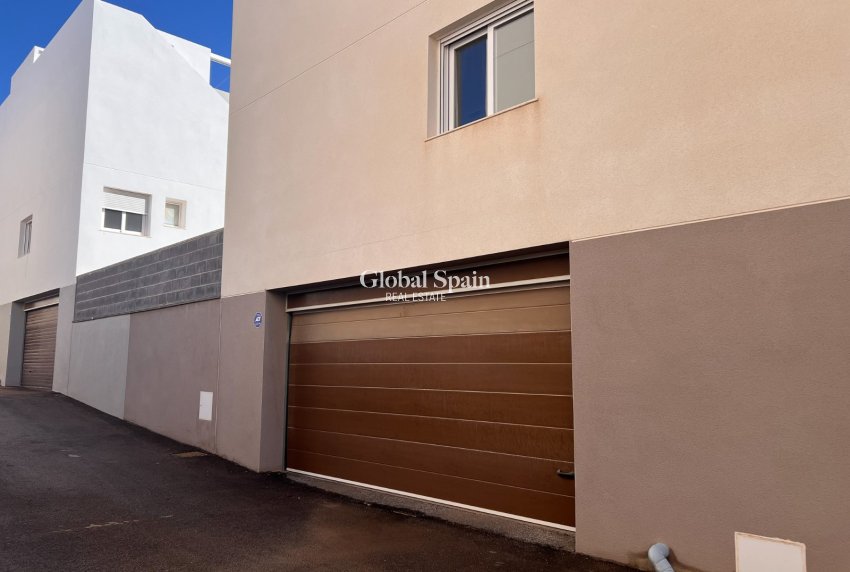 Wiederverkauf - VILLA -
TORREVIEJA - Torrevieja