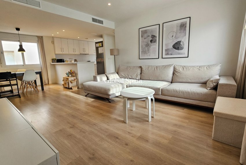 Wiederverkauf - VILLA -
TORREVIEJA - Torrevieja